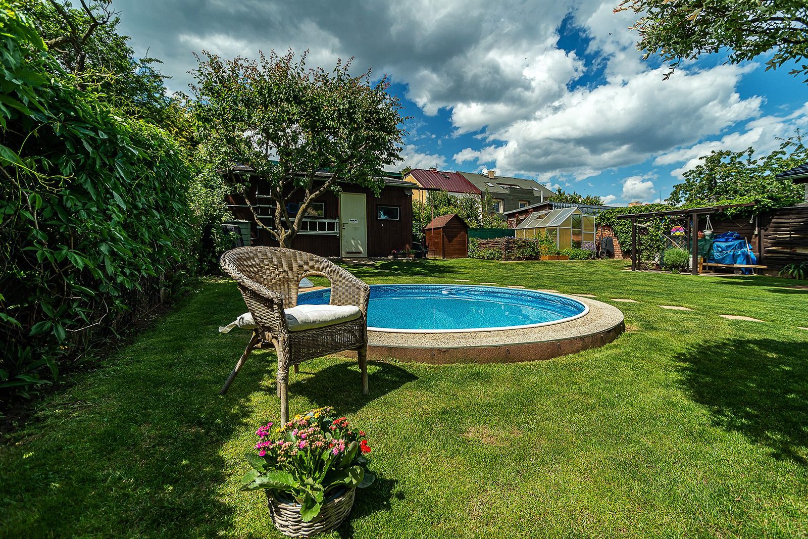 Multigenerational House with Pool in Stodůlky, Prague 5