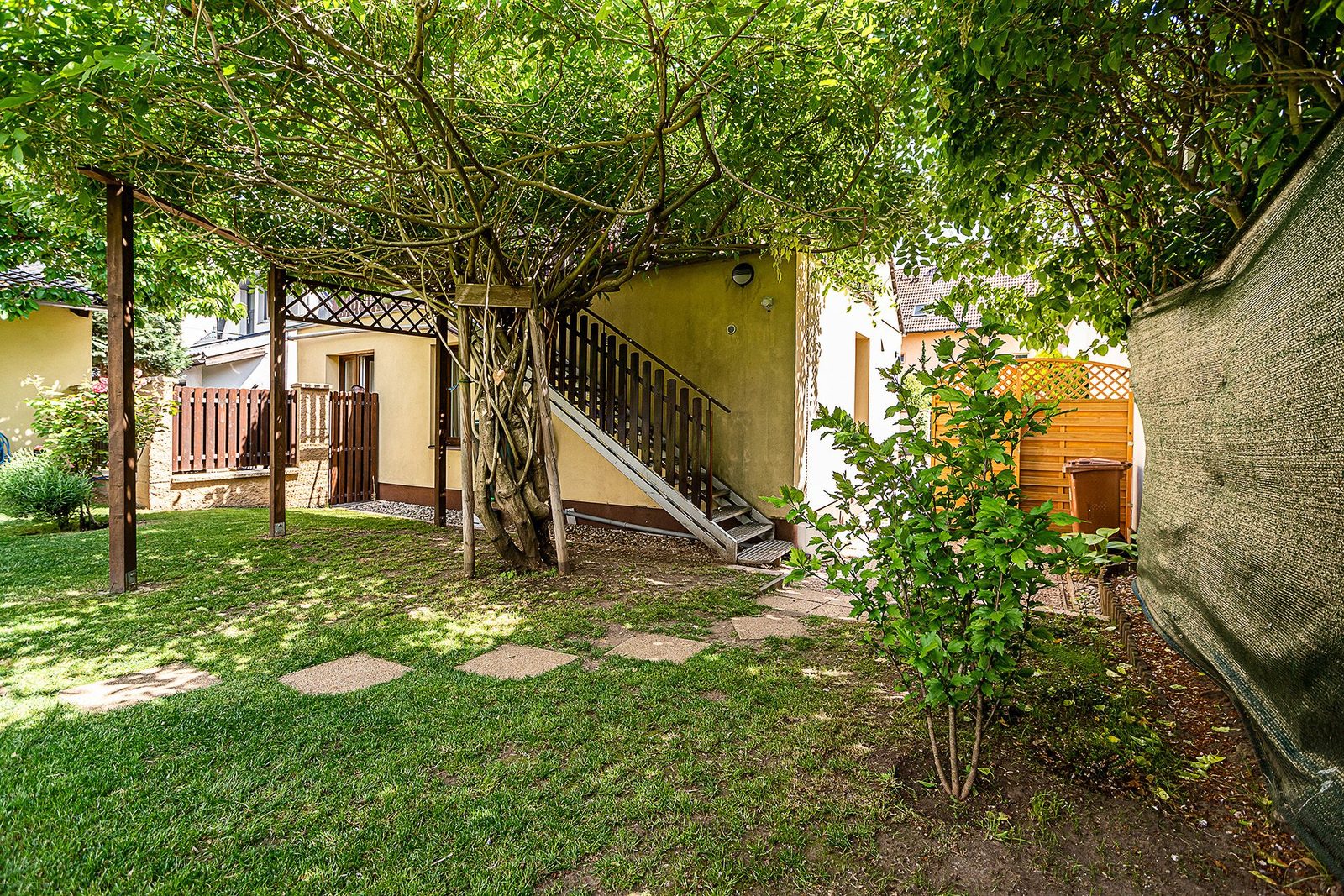 Multigenerational House with Pool in Stodůlky, Prague 5
