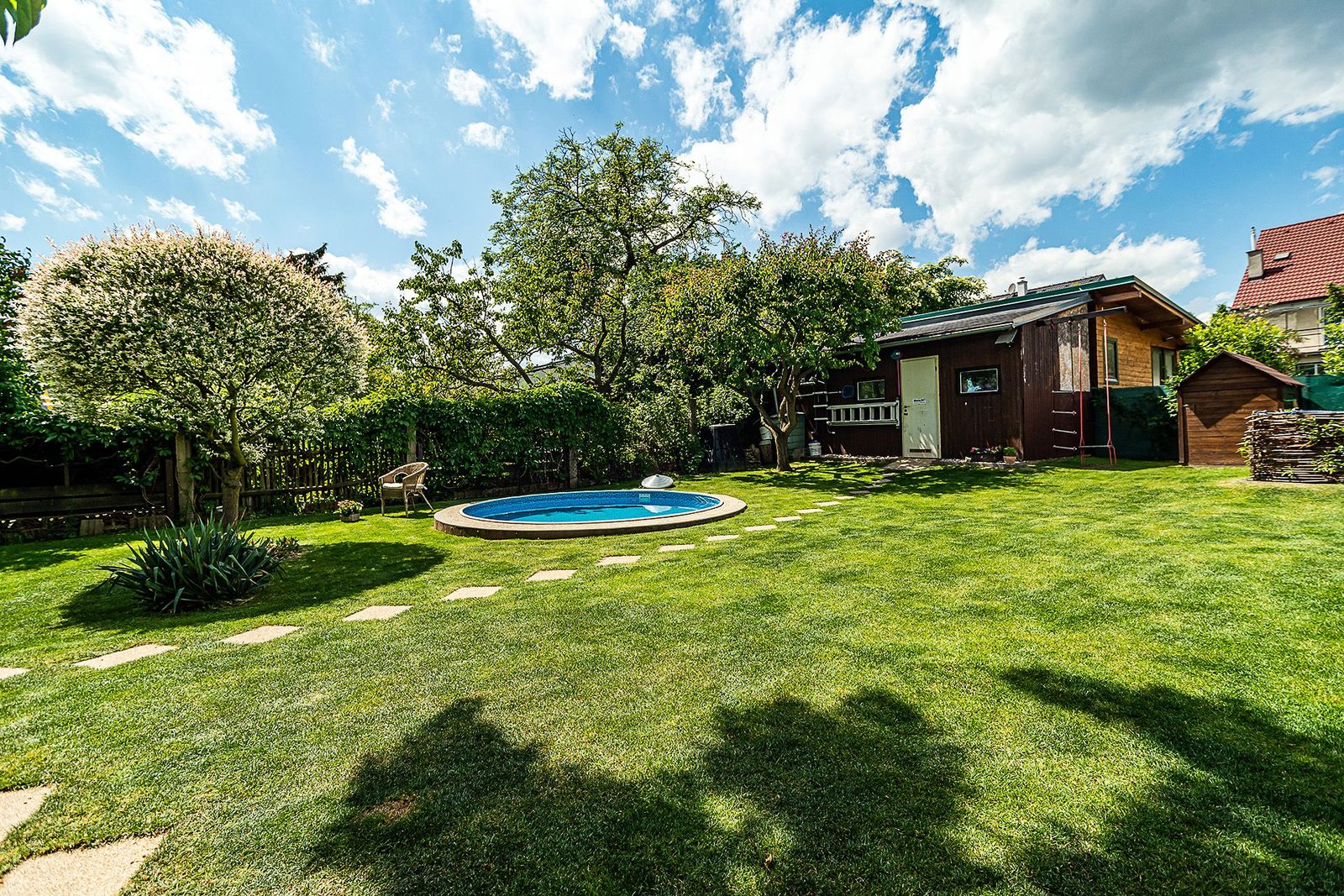 Multigenerational House with Pool in Stodůlky, Prague 5
