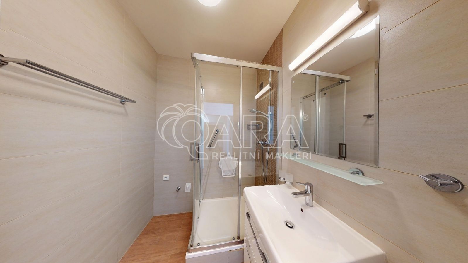 Apartment 3+1, Prague 4, Pejevové